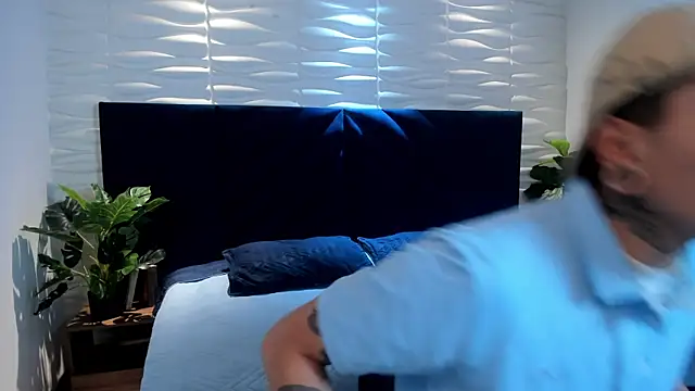Valentino_Knox webcam