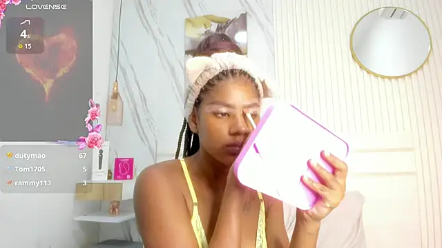 Afro_Luna webcam