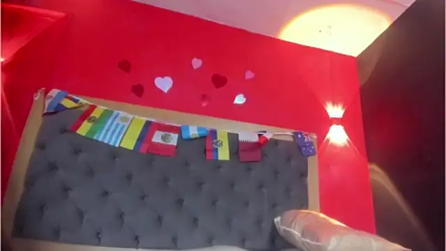 YayaHilton webcam