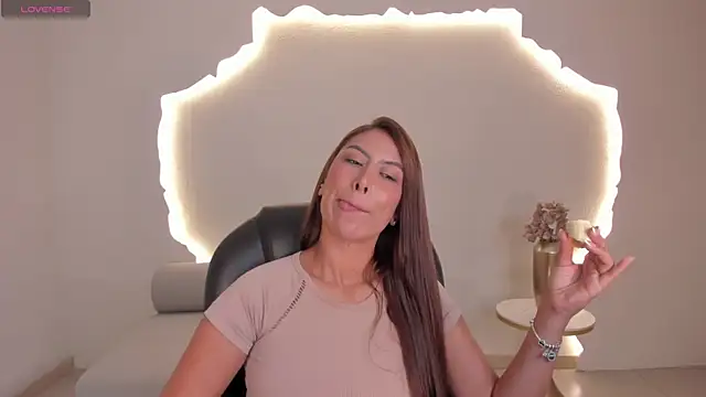ArianaDumont webcam