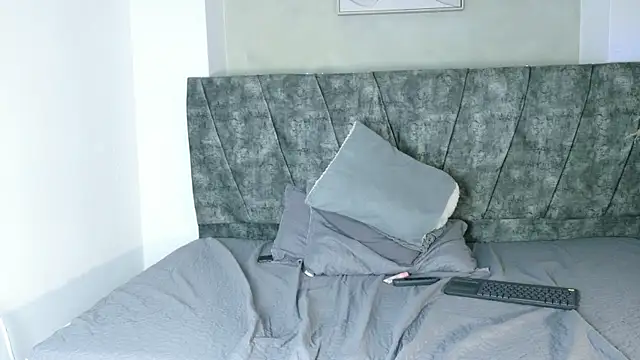 MadisonCollinss_ webcam
