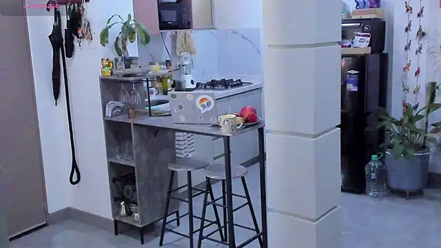 LadyNahir webcam