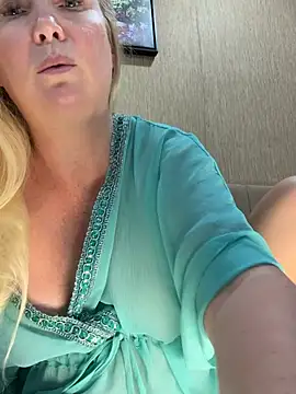 EmmaInLove23 webcam