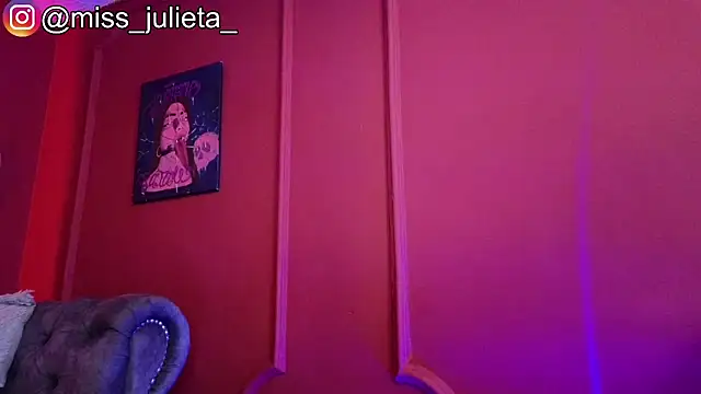 Julieta_Russell webcam