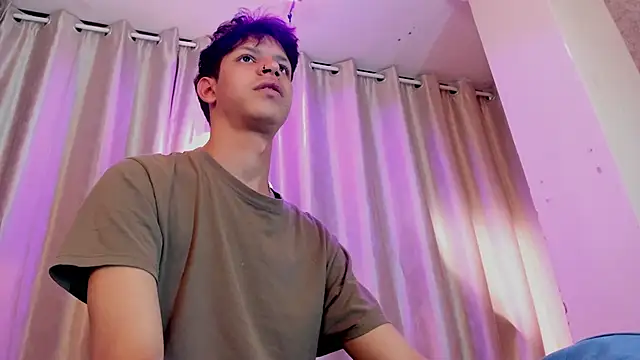 Ethan_qop webcam