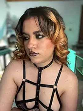 NikkiNix webcam