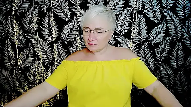 Olivia_playful webcam