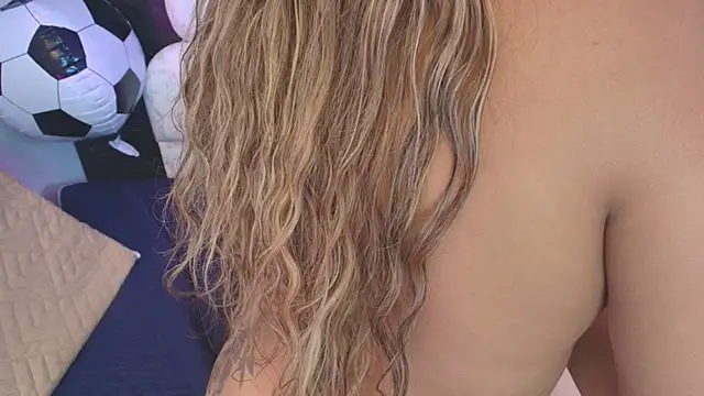 _MiaBrown_ webcam