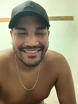 eumoreno13 (M young) - Comprar celular novo 🙏🏽😂