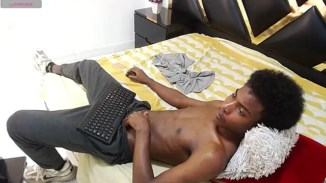 NoahJhonson69 webcam