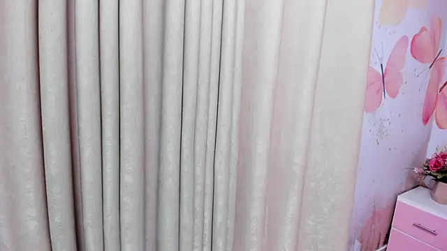 Millieskinny18 webcam