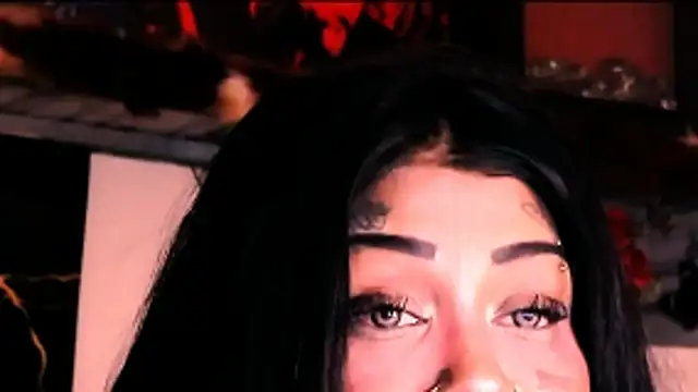 indian_dreamgirl webcam