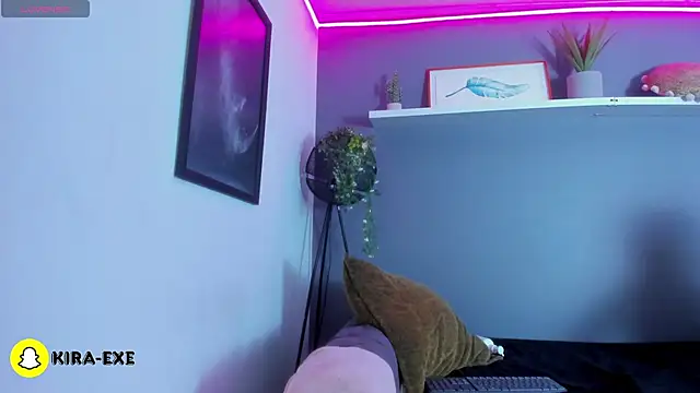 Kira_Exe_ webcam