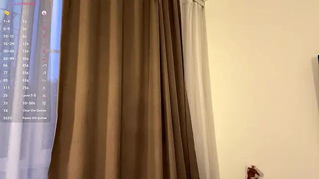 Ur_neighbor_Kira webcam