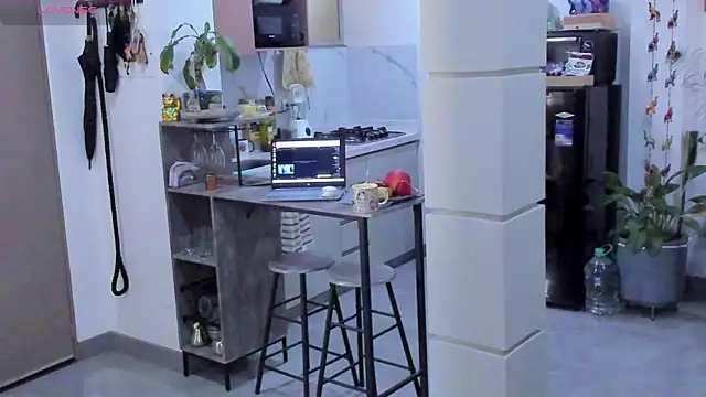 LadyNahir webcam