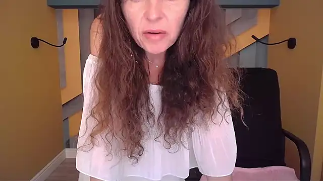 EllaLong webcam