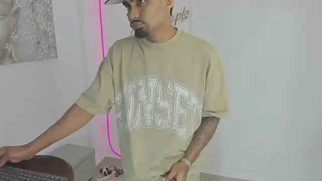 Rpoolrboy webcam