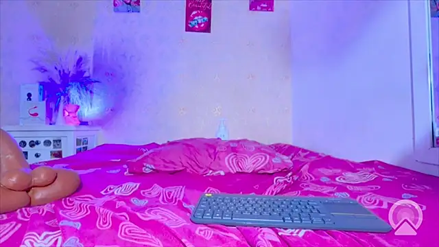 AMAIAA_LOVE webcam