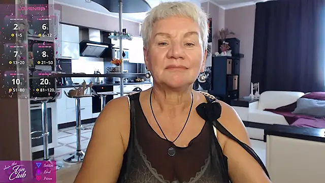roxana_brooks live cam on StripChat