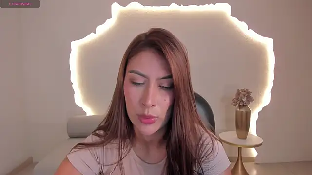 ArianaDumont webcam