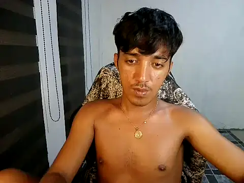 spicy_rowycam (M young) - Removed Underwear