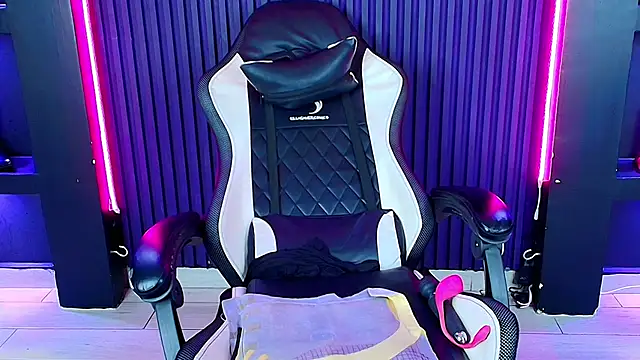 MrEbonybdsm webcam
