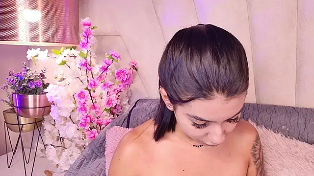 AlyssaRay webcam