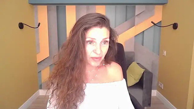 EllaLong webcam