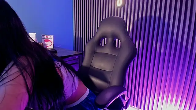 Luna_roose1 webcam