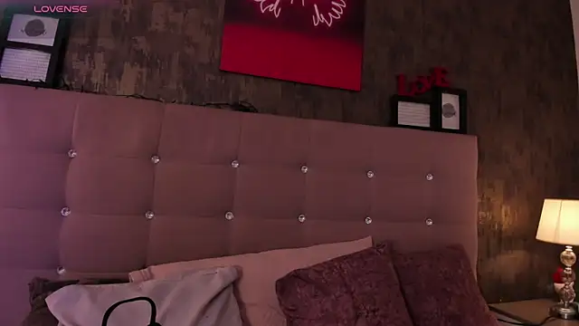 aria__monroe webcam