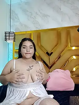 Violett_Cinnamon webcam