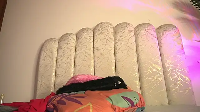 pocahotass_11 webcam