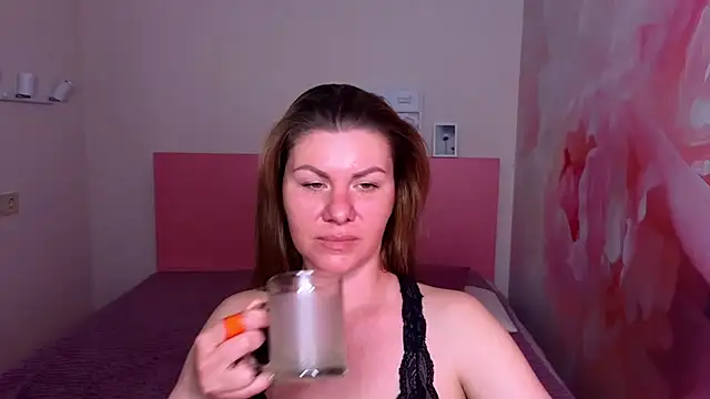 Watch LunaKissesx live on EroticFlix - High definition streams