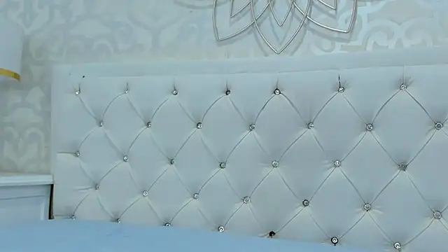 naia_cox webcam