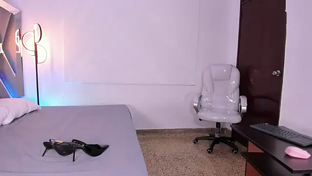 AmaraLewis webcam