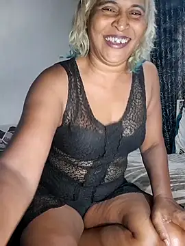 Goodgirlsue_77 live cam on StripChat
