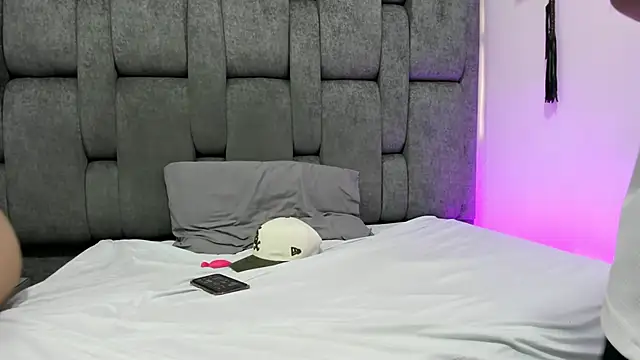 MielAndLeo webcam