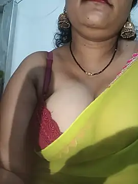 Nyra-23 live cam on StripChat