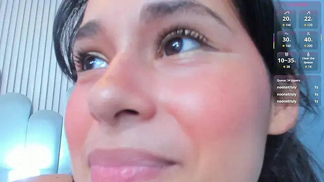 luly_dreams webcam