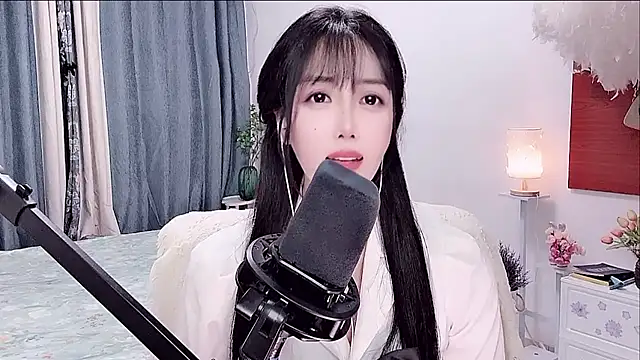 Laura_520 webcam