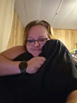 subbybabygirl696985 (F milf) - Get me naked