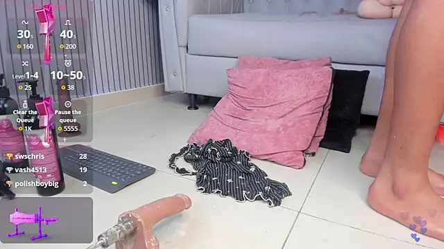 Hot_ladyy's room