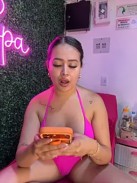 striptease live Sara Fun