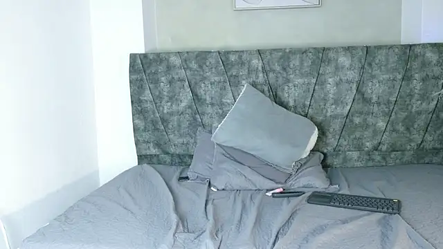 MadisonCollinss_ webcam