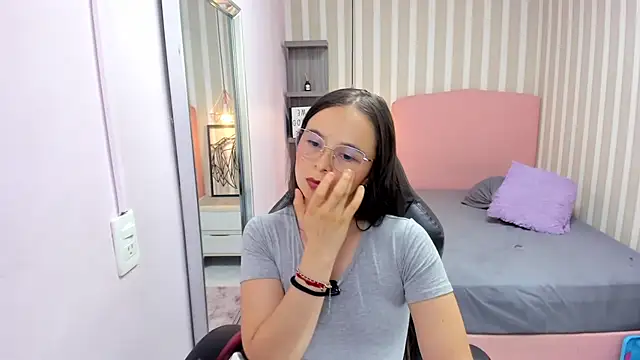 LORELAIGIVEN webcam