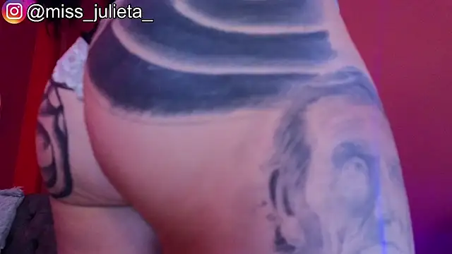 Julieta_Russell webcam