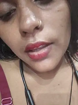 Jasmine_Januja webcam
