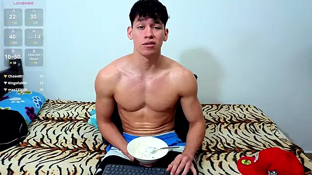 Luke_Muscle webcam