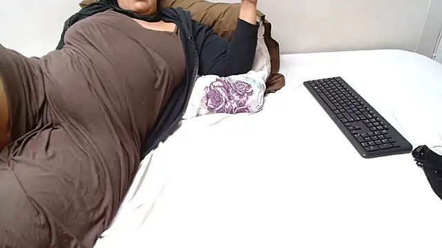 Hotchocolatehugeassxxx webcam