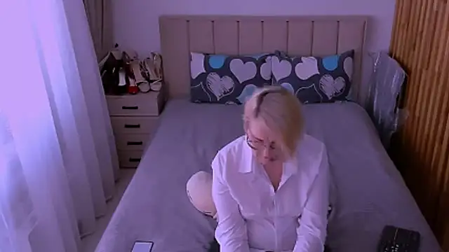 sabrinamacmarren webcam
